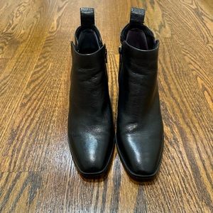 Vionic Lyssa Black Leather Boots